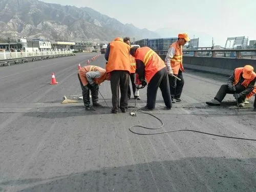 下谷坪土家族乡道路桥梁病害治理